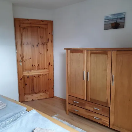 Apartment Und *